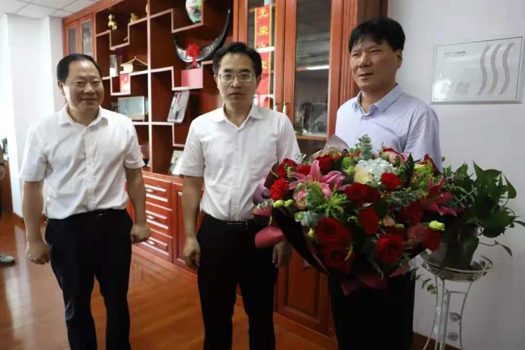 青山湖区区委书记袁一旦到米兰(中国)指导工作